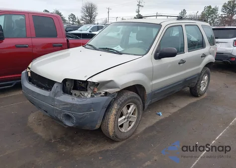 2005 Ford Escape Xls z USA, uszkodzony, nr VIN 1FMYU02Z45KA23422